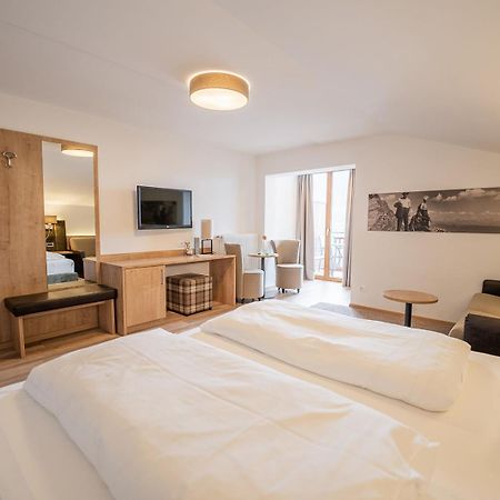 Hotel Brunnhofer Tirolo Eksteriør billede