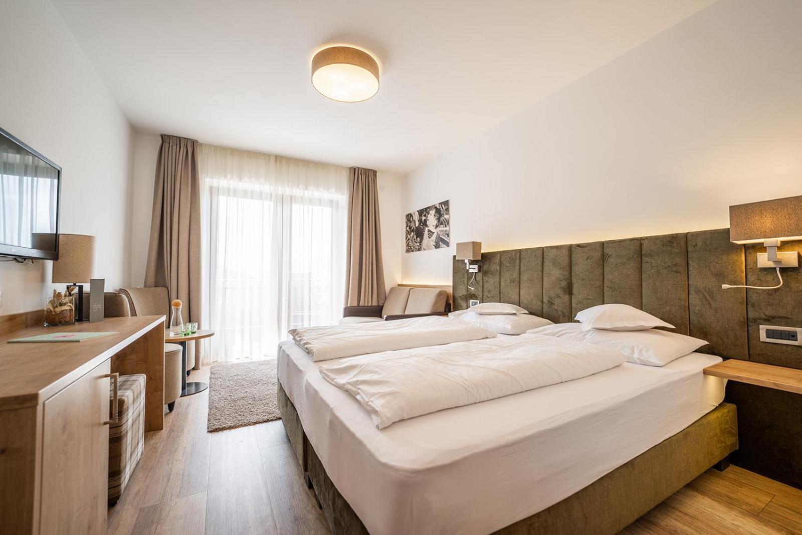 Hotel Brunnhofer Tirolo Eksteriør billede