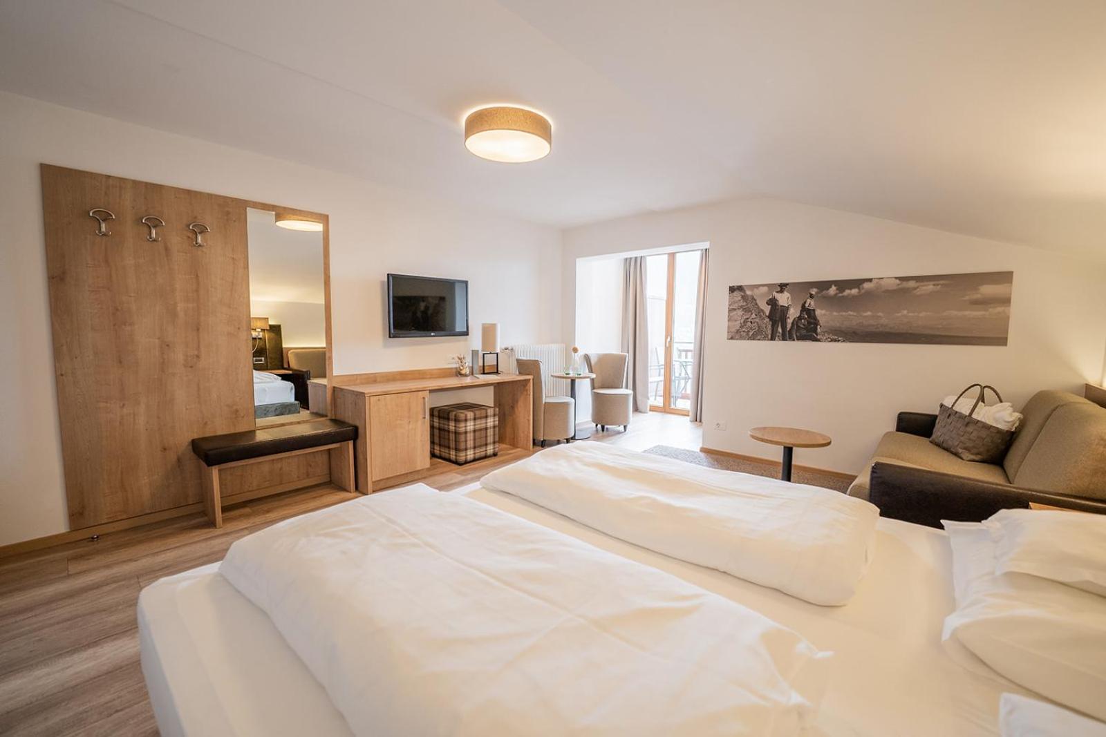 Hotel Brunnhofer Tirolo Eksteriør billede