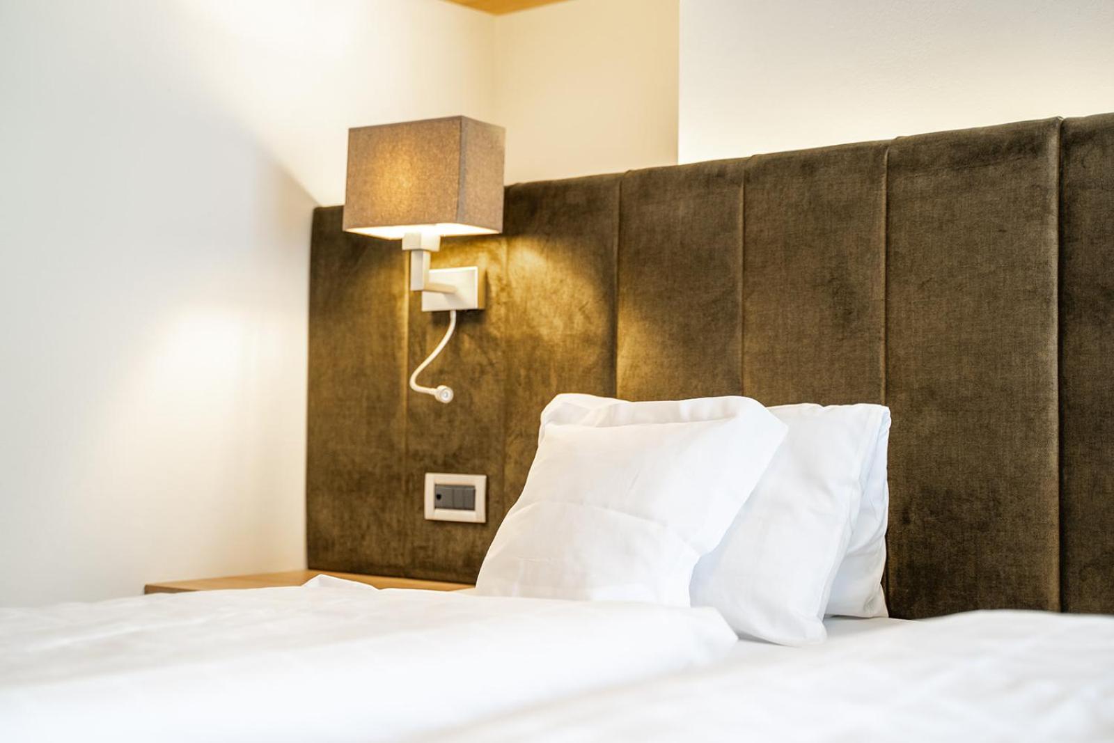 Hotel Brunnhofer Tirolo Eksteriør billede